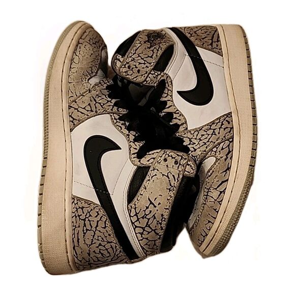 AIR JORDAN Size 5Y - Air Jordan 1 Retro OG High White Cement #FD1437-052 - Picture 16 of 16